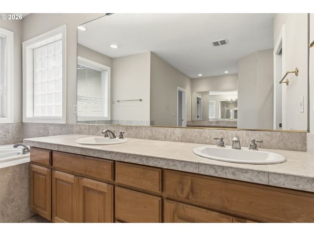 13979 Nw GREENWOOD Dr, Portland, OR 97229