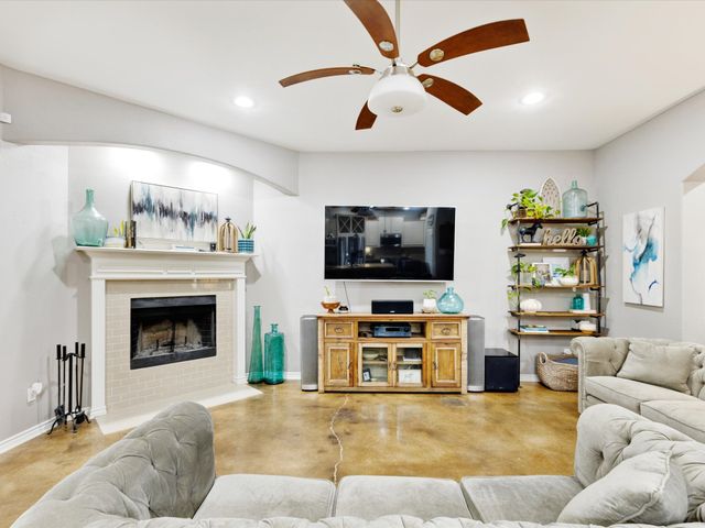 111 Petes Court, Ponder, TX 76259