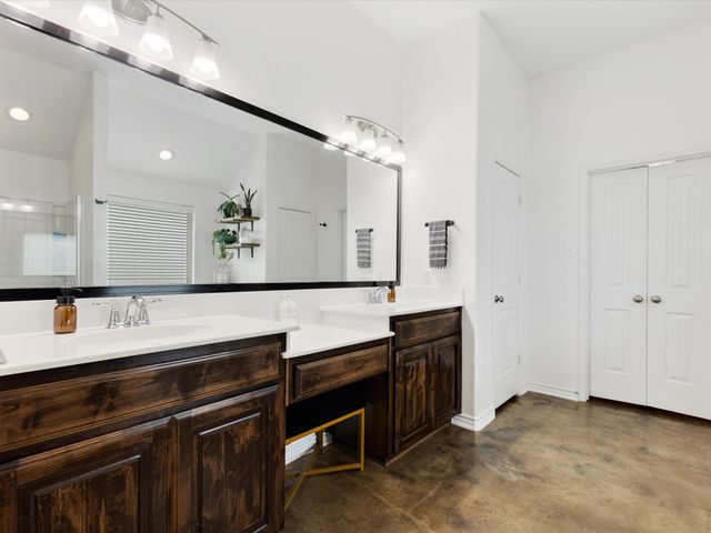 111 Petes Court, Ponder, TX 76259