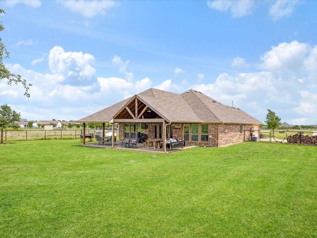 111 Petes Court, Ponder, TX 76259