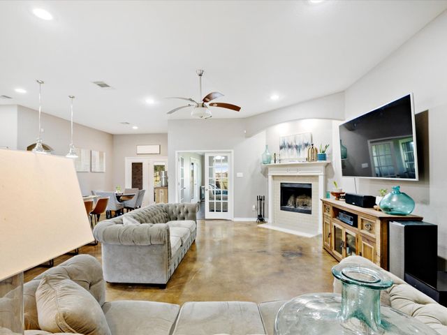 111 Petes Court, Ponder, TX 76259