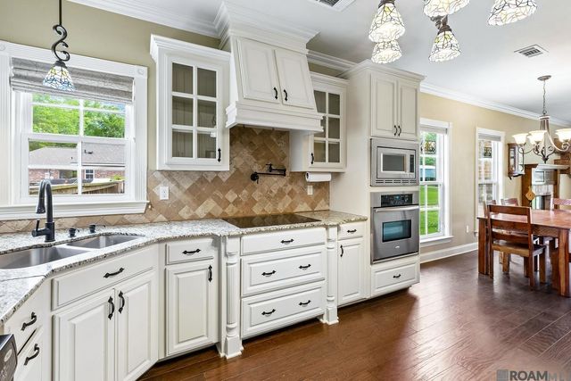 17036 Blue Ridge Rd, Prairieville, LA 70769