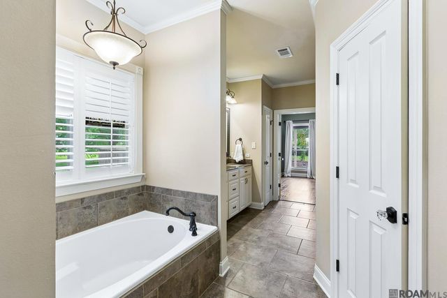 17036 Blue Ridge Rd, Prairieville, LA 70769