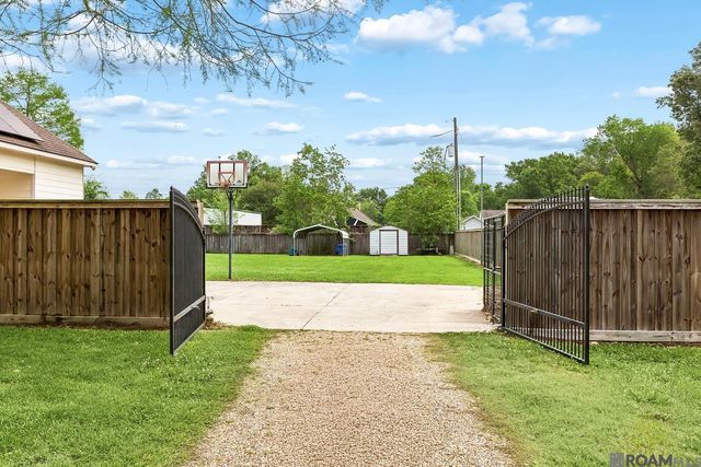 17036 Blue Ridge Rd, Prairieville, LA 70769