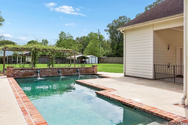 17036 Blue Ridge Rd, Prairieville, LA 70769