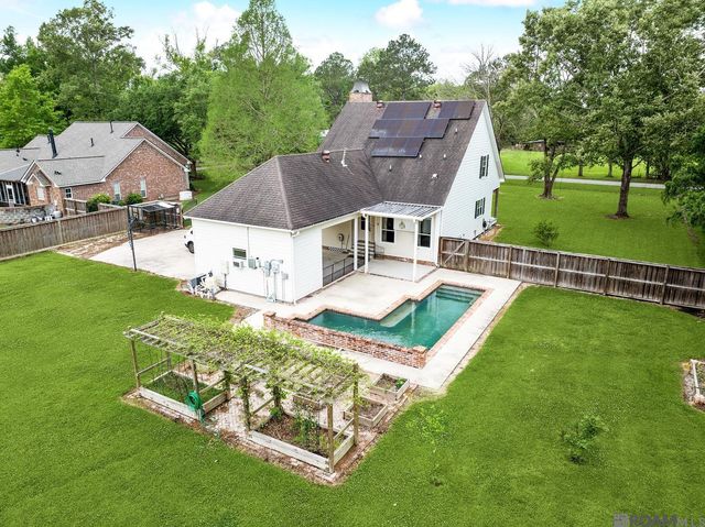 17036 Blue Ridge Rd, Prairieville, LA 70769