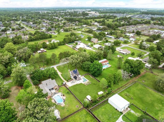 17036 Blue Ridge Rd, Prairieville, LA 70769