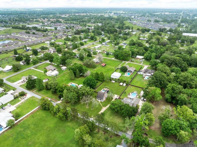 17036 Blue Ridge Rd, Prairieville, LA 70769