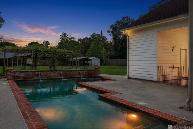 17036 Blue Ridge Rd, Prairieville, LA 70769