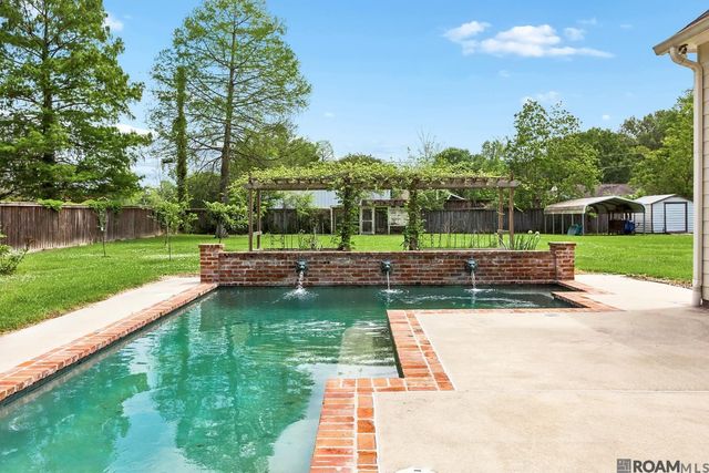 17036 Blue Ridge Rd, Prairieville, LA 70769