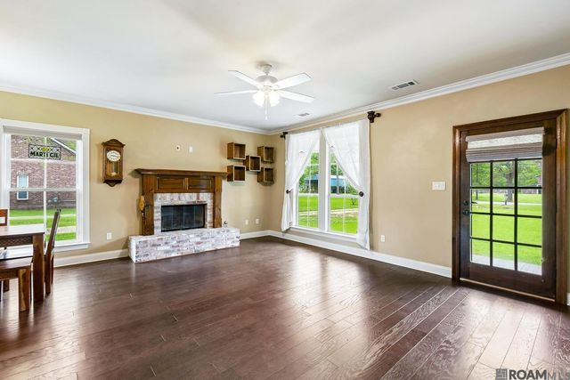 17036 Blue Ridge Rd, Prairieville, LA 70769