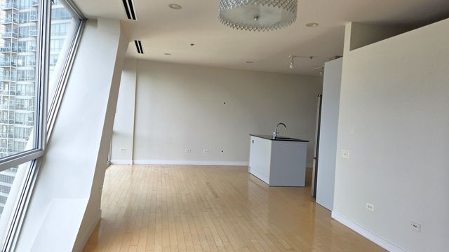 510 W Erie Street 1007, Chicago, IL 60654