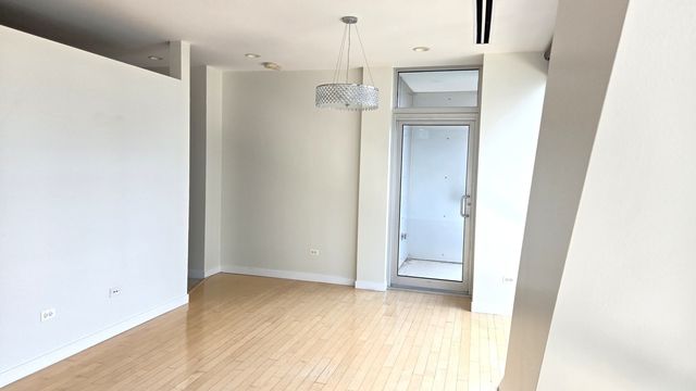 510 W Erie Street 1007, Chicago, IL 60654