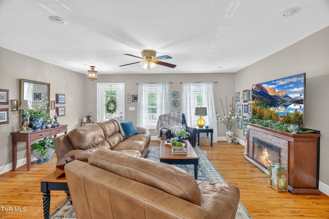 1109 Greenlee Drive, Jonesborough, TN 37659