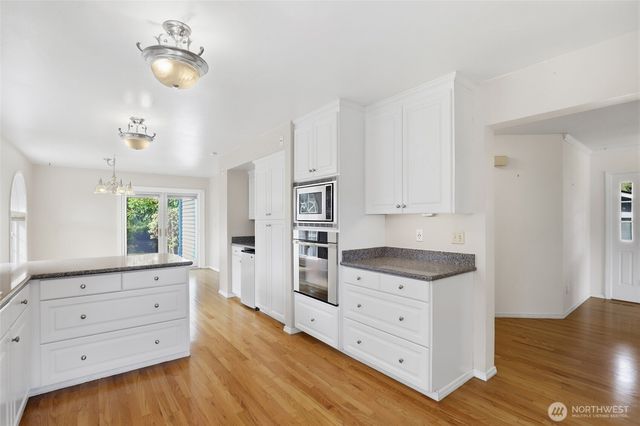 31422 7th Place SW, Federal Way, WA 98023
