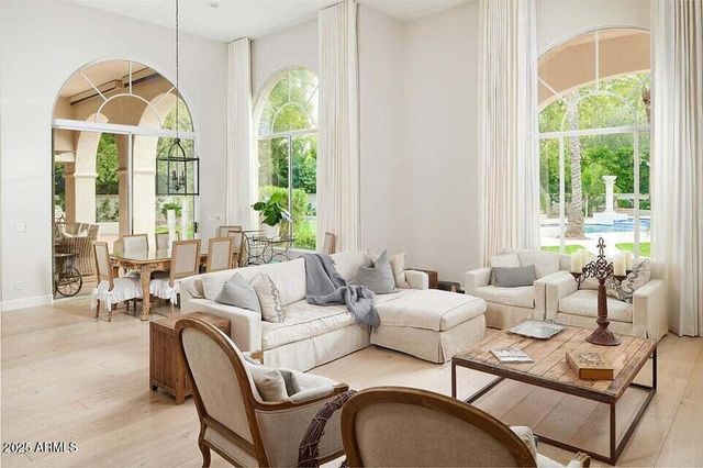 7121 E FOOTHILL Drive, Paradise Valley, AZ 85253