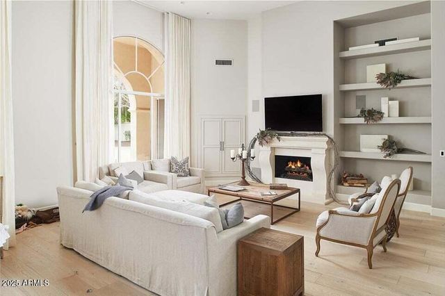 7121 E FOOTHILL Drive, Paradise Valley, AZ 85253