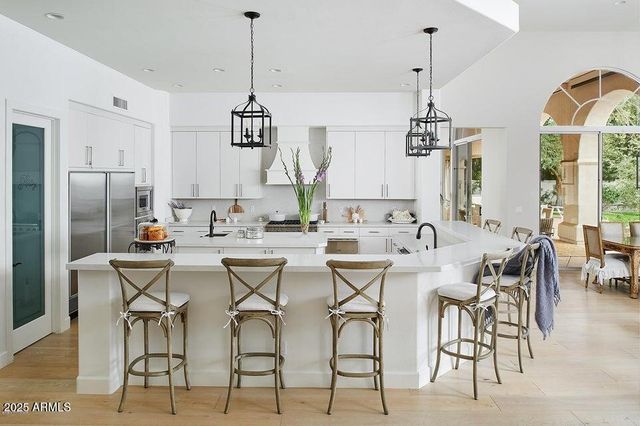 7121 E FOOTHILL Drive, Paradise Valley, AZ 85253