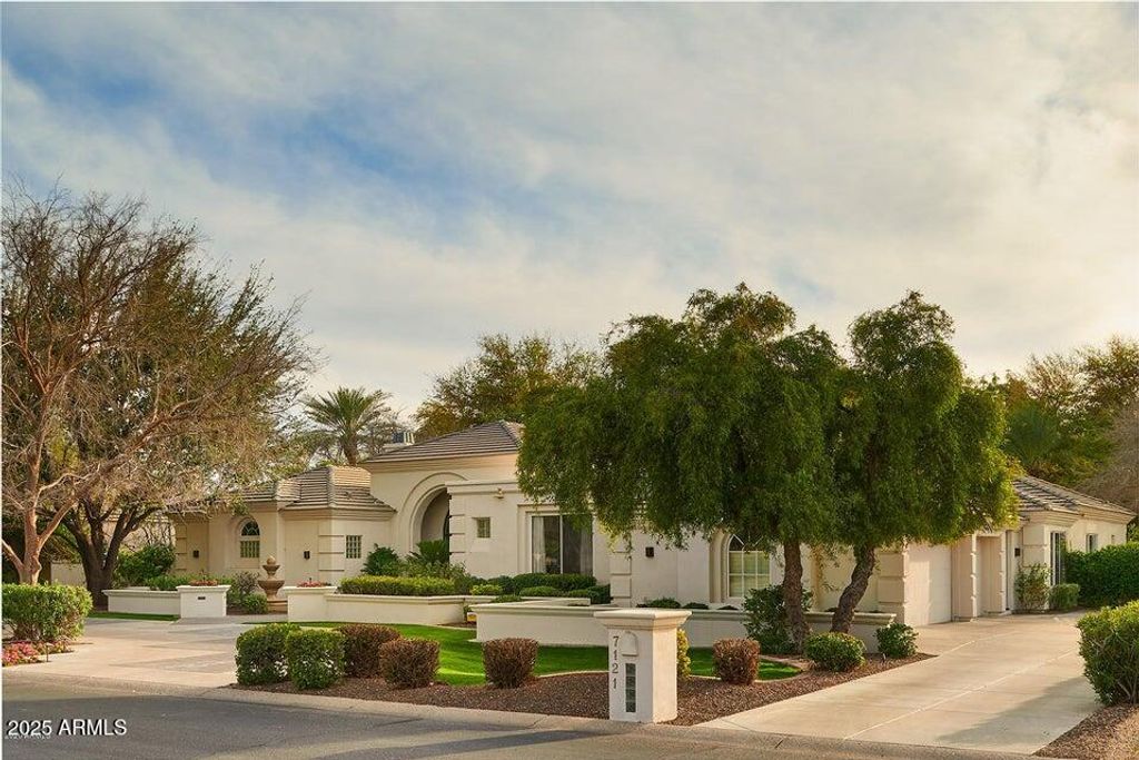 7121 E FOOTHILL Drive, Paradise Valley, AZ 85253