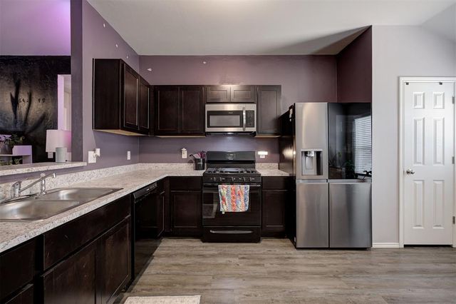 621 Fox Hollow Court, Newcastle, OK 73065