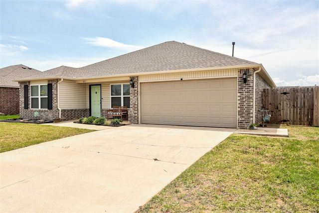 621 Fox Hollow Court, Newcastle, OK 73065
