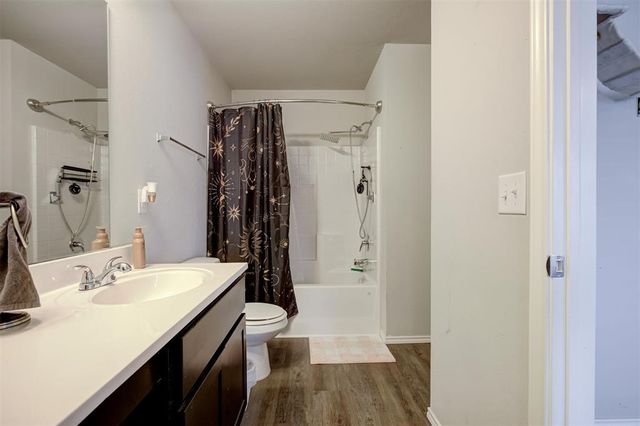 621 Fox Hollow Court, Newcastle, OK 73065