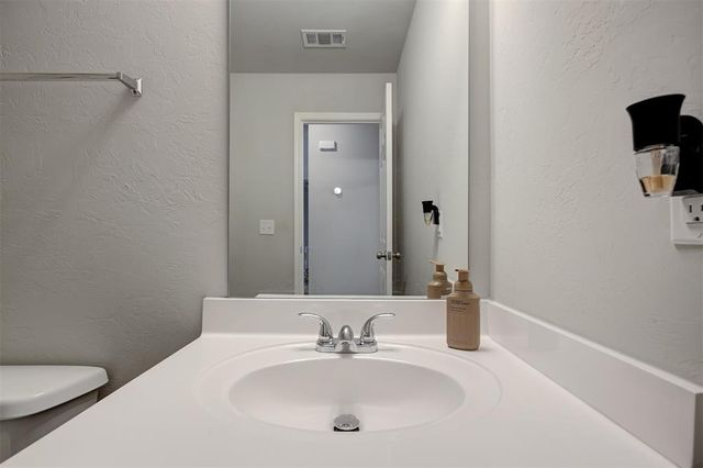 621 Fox Hollow Court, Newcastle, OK 73065