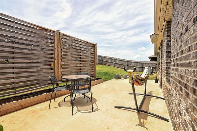 621 Fox Hollow Court, Newcastle, OK 73065