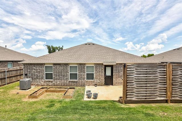 621 Fox Hollow Court, Newcastle, OK 73065