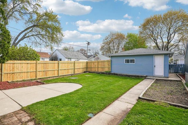 1216 114th STREET, West Allis, WI 53214