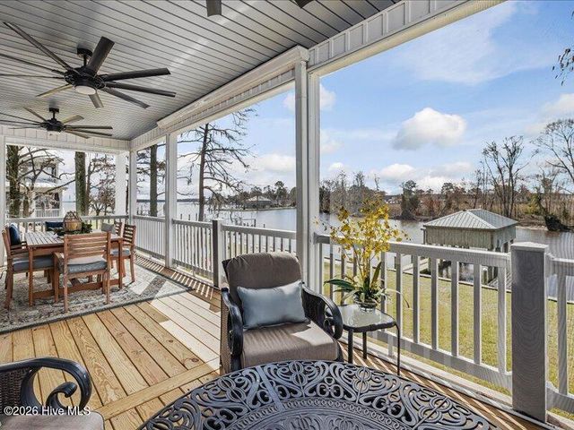 94 Maritime Court, Chocowinity, NC 27817