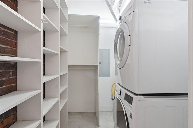13-17 Willow Street 203, Lynn, MA 01901