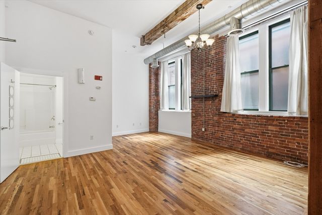 13-17 Willow Street 203, Lynn, MA 01901
