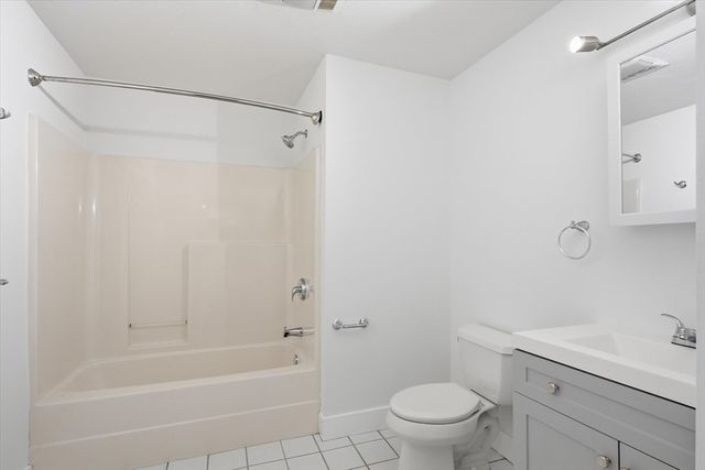 13-17 Willow Street 203, Lynn, MA 01901
