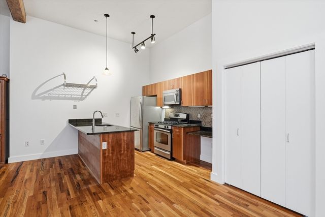 13-17 Willow Street 203, Lynn, MA 01901