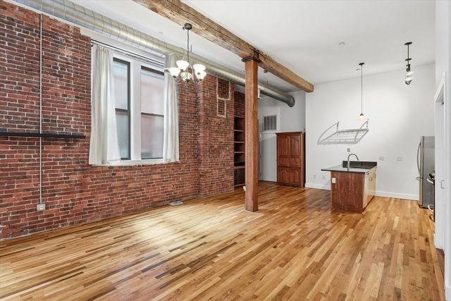 13-17 Willow Street 203, Lynn, MA 01901