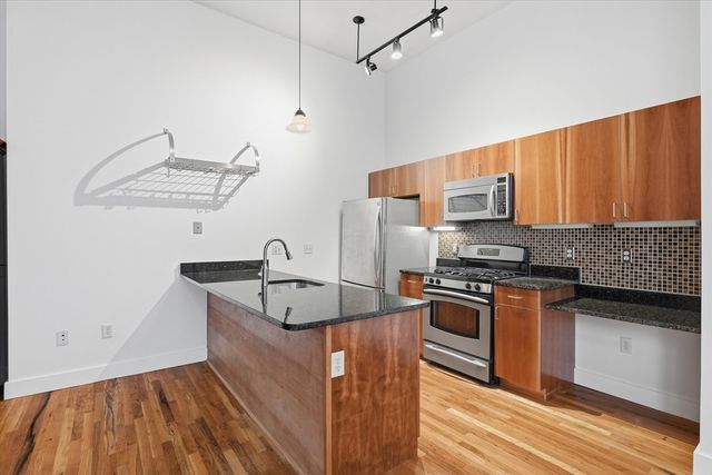 13-17 Willow Street 203, Lynn, MA 01901