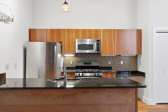 13-17 Willow Street 203, Lynn, MA 01901