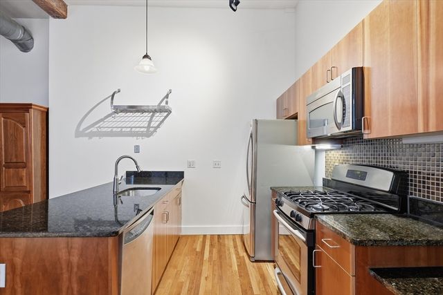 13-17 Willow Street 203, Lynn, MA 01901