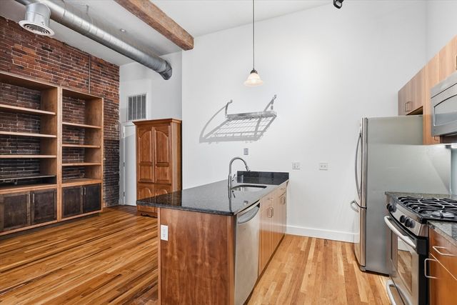 13-17 Willow Street 203, Lynn, MA 01901