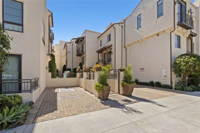 10738 Bloomfield, Toluca Lake, CA 91602