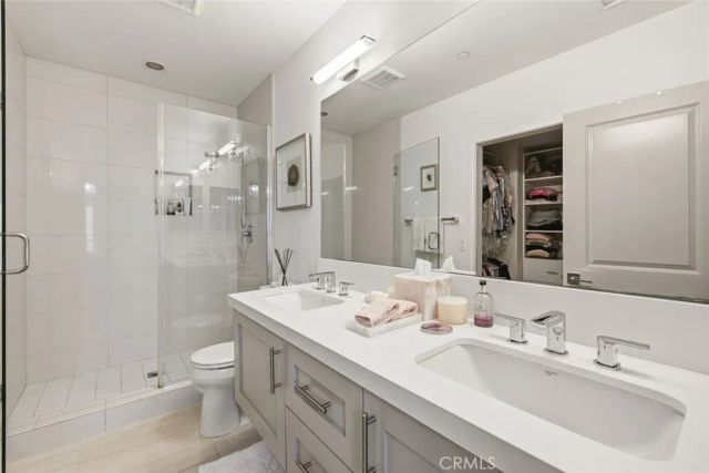 10738 Bloomfield, Toluca Lake, CA 91602