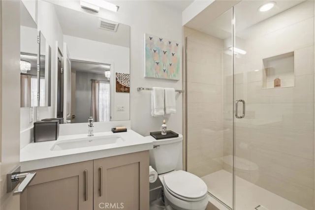 10738 Bloomfield, Toluca Lake, CA 91602