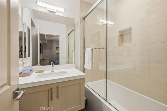10738 Bloomfield, Toluca Lake, CA 91602