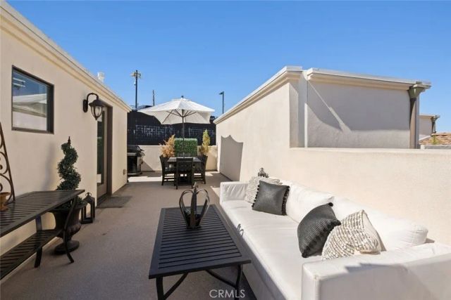 10738 Bloomfield, Toluca Lake, CA 91602
