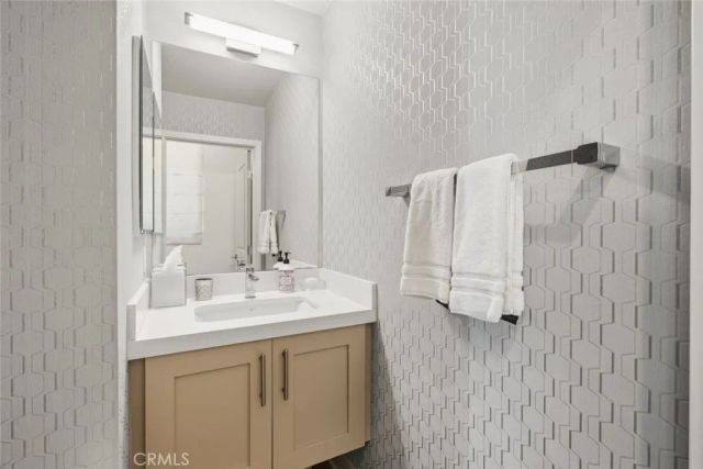 10738 Bloomfield, Toluca Lake, CA 91602