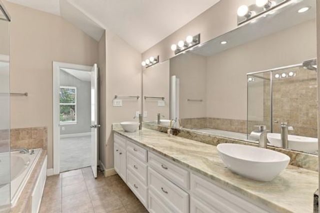 8710 Beverlyhill Street 204, Houston, TX 77063