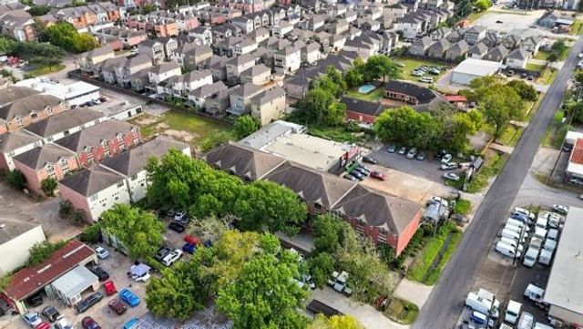 8710 Beverlyhill Street 204, Houston, TX 77063