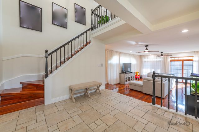 5649 S Natoma Avenue, Chicago, IL 60638