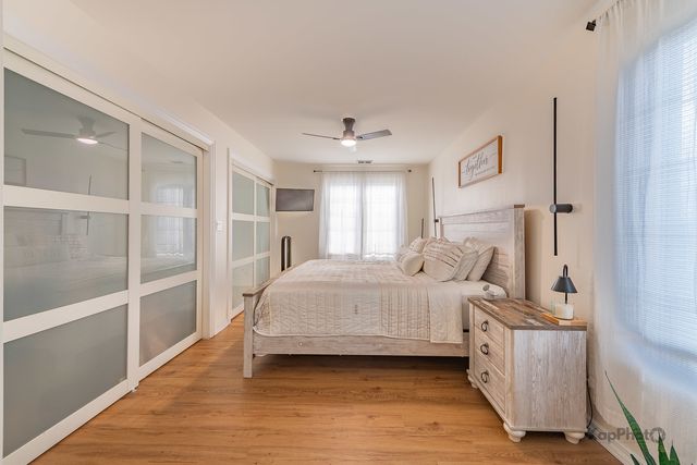 5649 S Natoma Avenue, Chicago, IL 60638